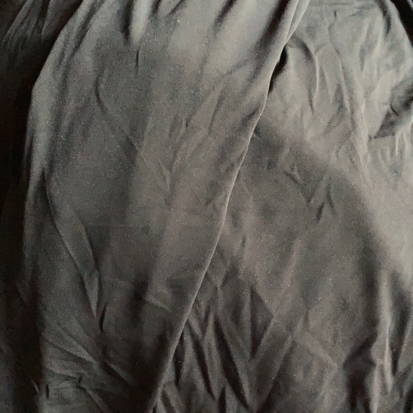 Beautiful black dress - Picture 3 of 3